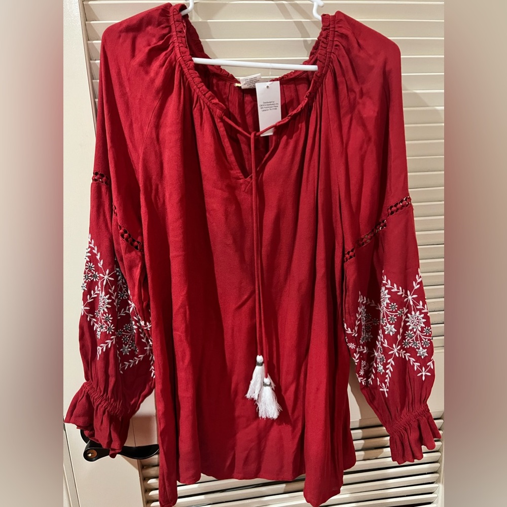 NWT (L) BEAUTIFUL embellished rich red,white,silver  pheasant top.